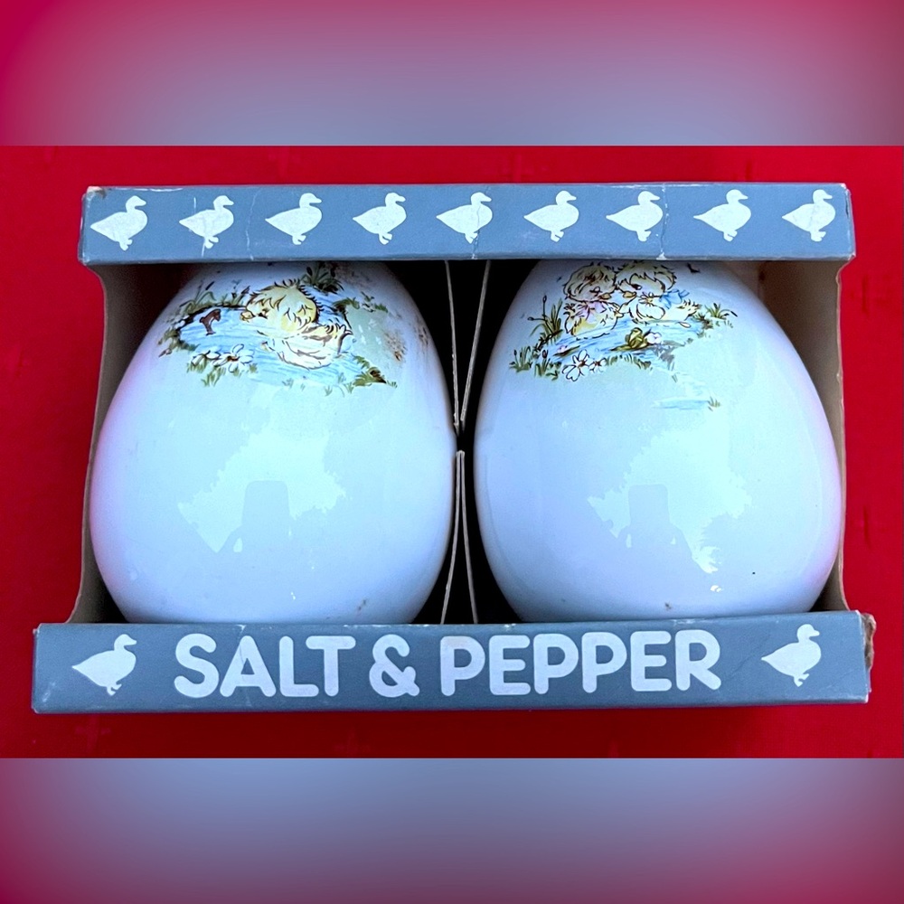 Hand Crafted Fine Ceramic Salt & Pepper vintage